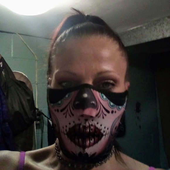 Meet your Posher, Tiffany - Picture 1 of 1